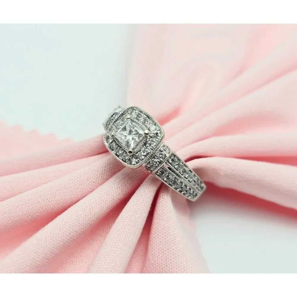 Elegant 14K Karat Solid White Gold Ladies Diamond Halo Engagement Ring Size 9.75